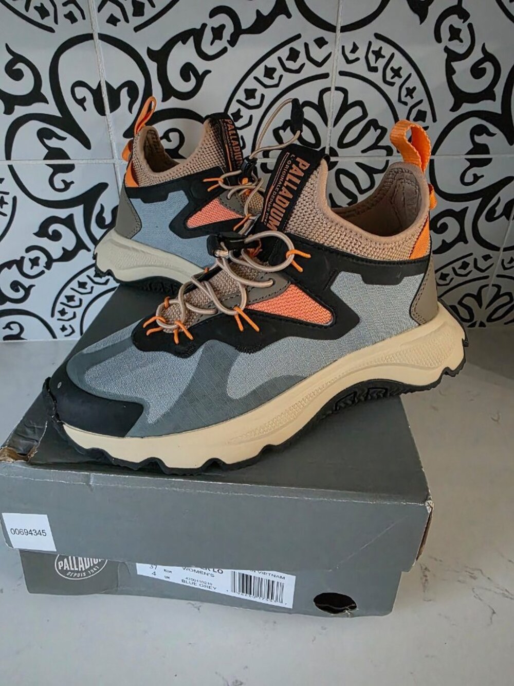 New Palladium Thunder Lo Womens 6 Blue Grey Athletic sneaker So Nice